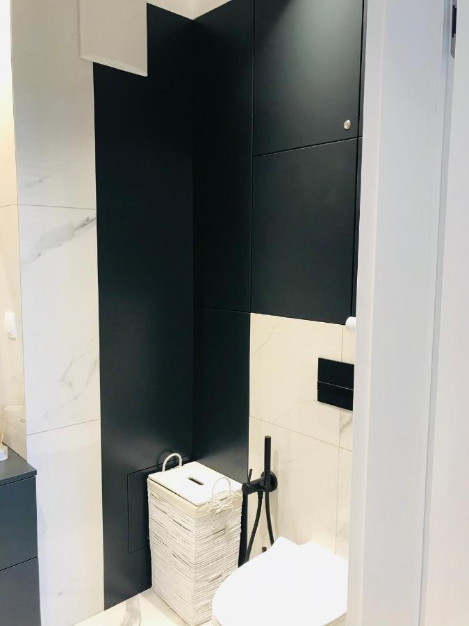 Baltic Riviera Apartments - Garden Sanctuary Retreat กดัญสก์ ภายนอก รูปภาพ