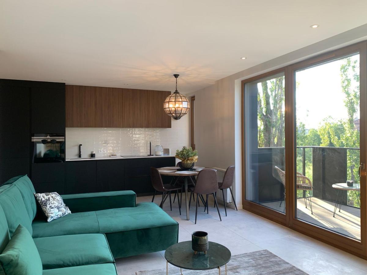 Baltic Riviera Apartments - Garden Sanctuary Retreat กดัญสก์ ภายนอก รูปภาพ