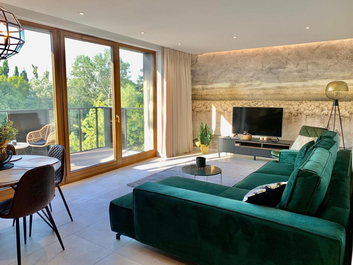 Baltic Riviera Apartments - Garden Sanctuary Retreat กดัญสก์ ภายนอก รูปภาพ