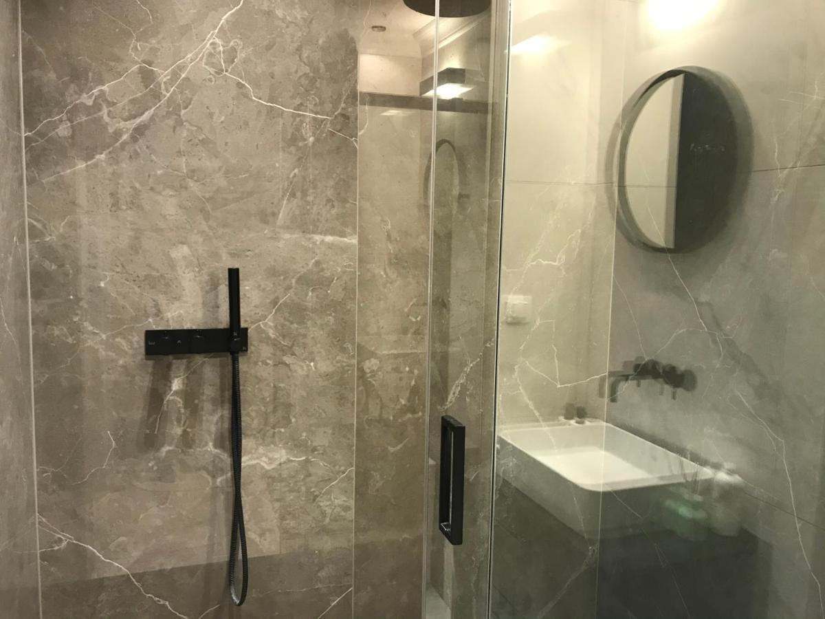 Baltic Riviera Apartments - Garden Sanctuary Retreat กดัญสก์ ภายนอก รูปภาพ